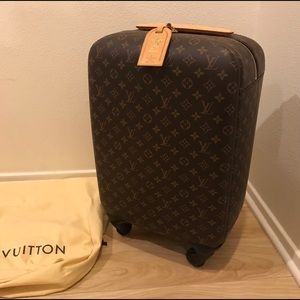 Louis Vuitton Zephyr 55 Carry on luggage
